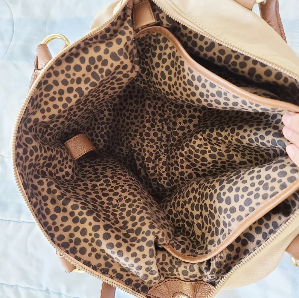 8/12 BANANA REPUBLIC COMPUTER BAG